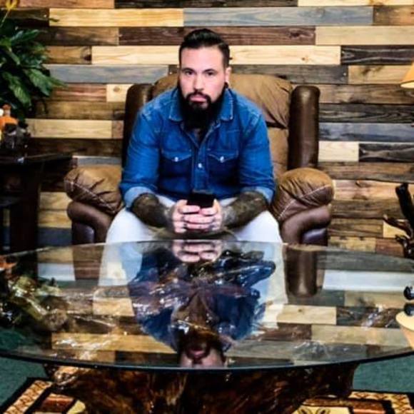 Meet your Posher, Romeo - Picture 1 of 1